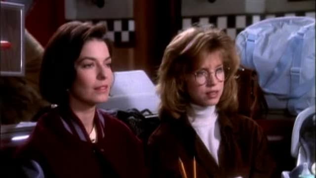 S03:E13 - All That Glitters