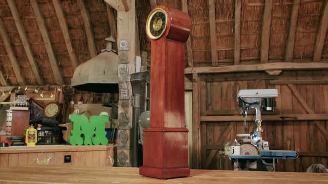 S03:E14 - Grandmother Clock, Magnifying Glass, Blighty