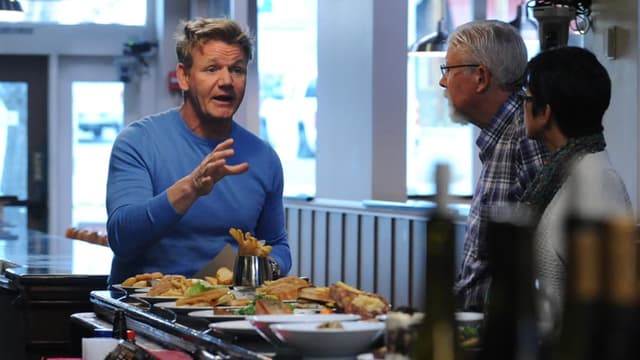 S03:E07 - Lakeview Hotel