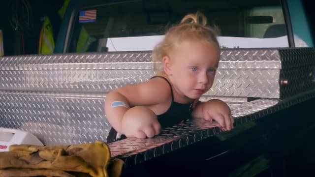 S07:E07 - My Twisty, Upside-Down Body