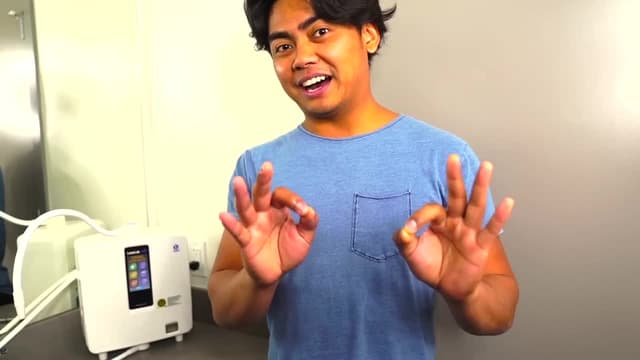 S01:E14 - Which Bottled Water Is Best? / Crazy Coke Products