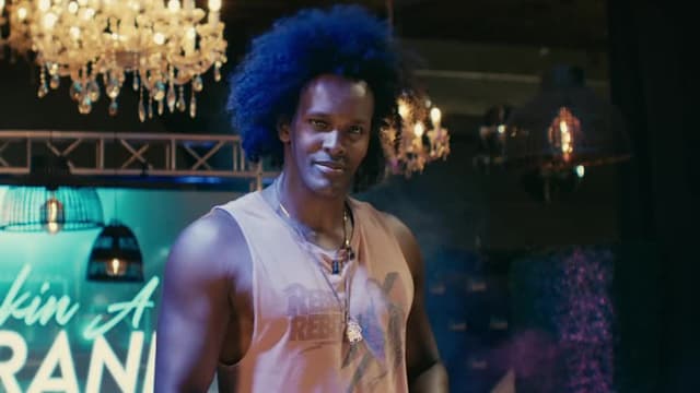 S01:E08 - Hoes Be Wet