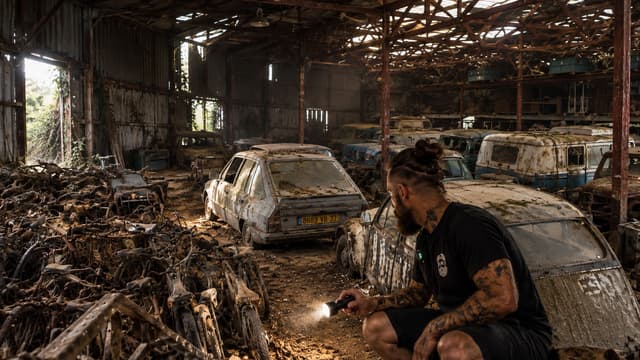 S01:E05 - The Barn Hiding Over 100 Rare Vehicles
