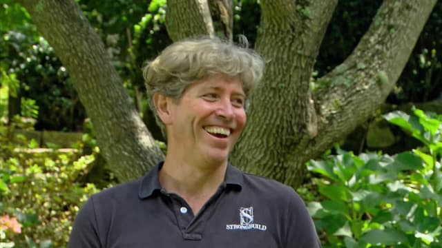 S01:E01 - Grand Estates