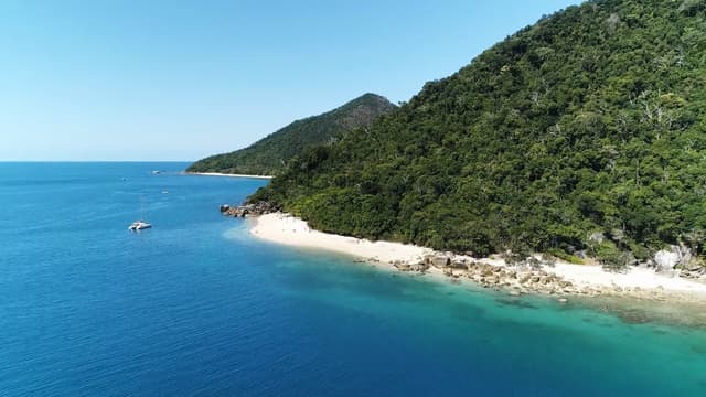 S01:E03 - Queensland: Reef to Rainforest