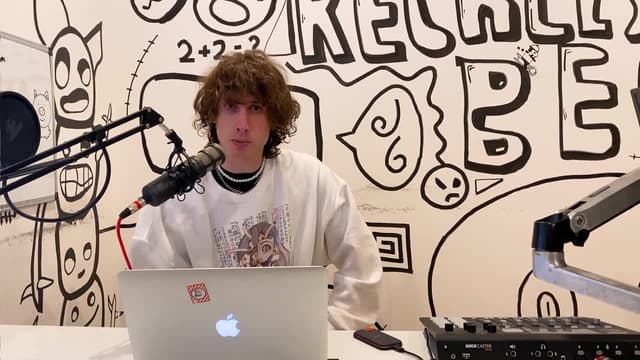 S01:E06 - Introducing a Cult to Social Media