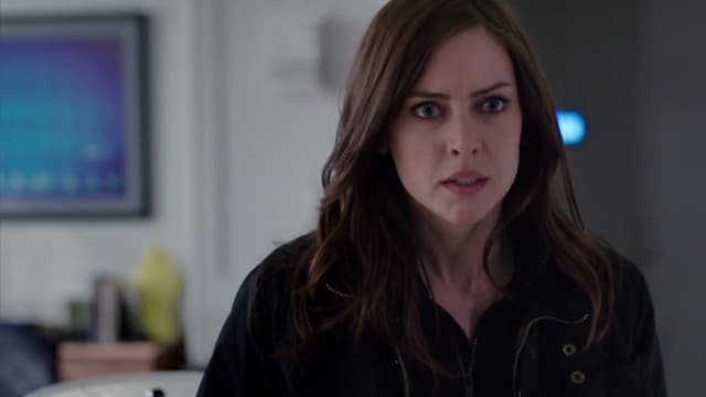 S03:E13 - A Simple Trade