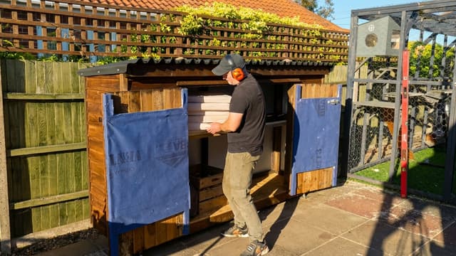 S01:E11 - The Zero Budget Shed