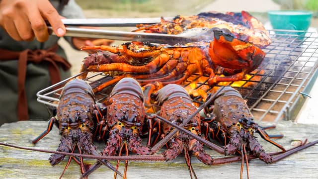 S01:E02 - The Best Lobster Catch and Cook