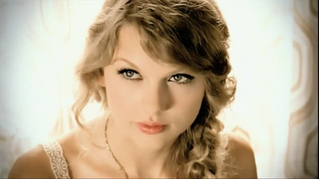 S03:E04 - Taylor Swift