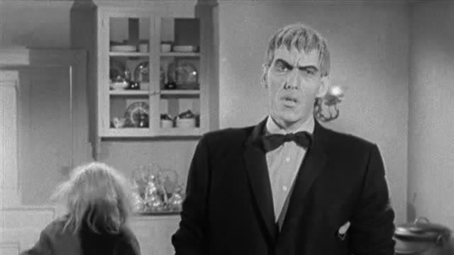 S02:E07 - Halloween, Addams Style