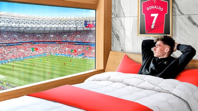 S01:E08 - I Tested Football Hotels