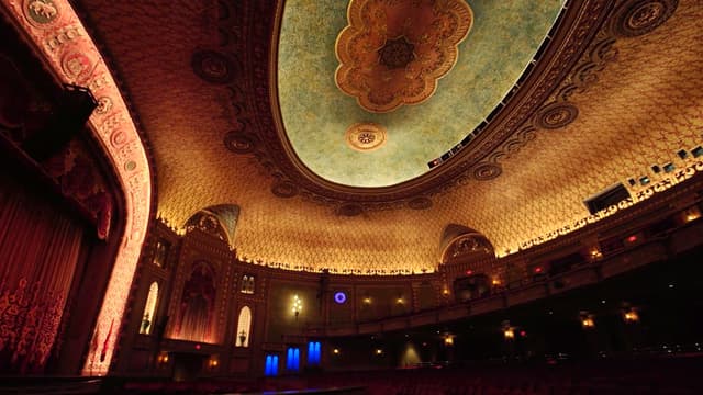 S01:E07 - Tennessee Theatre