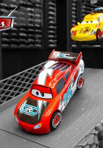 S01:E08 - Lightning McQueen Takes on the Mega Jump Rally poster