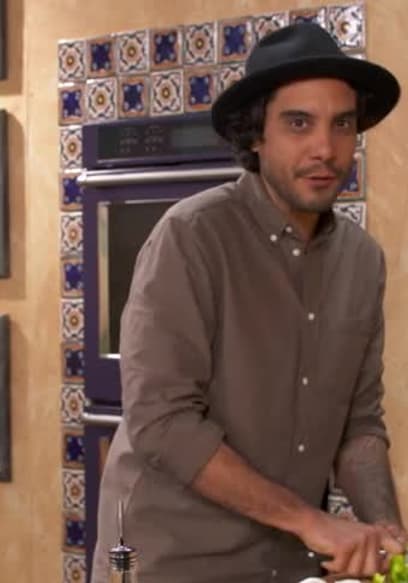 S01:E05 - Dinner, Venezuelan Style poster