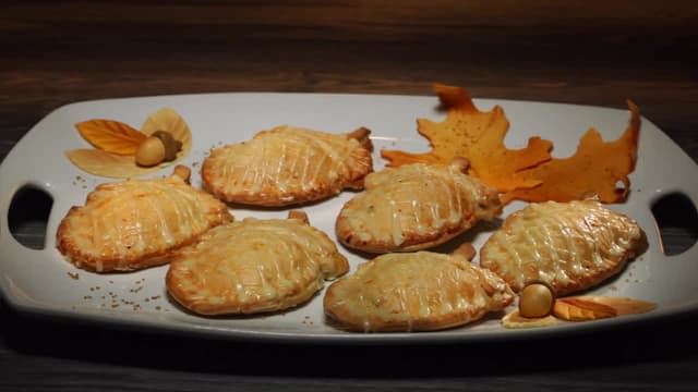 S04:E02 - Season of Sharing