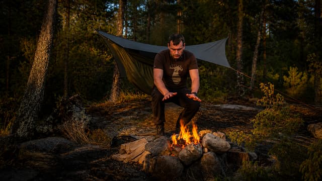 S01:E11 - Camp in the Rain