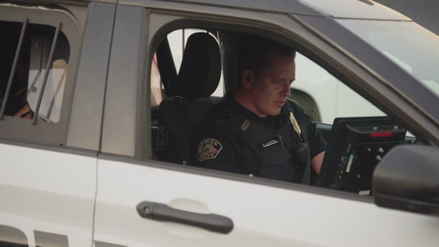 S02:E03 - It's Not My First Rodeo