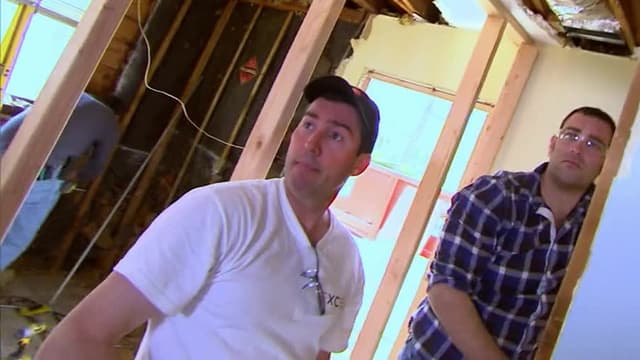 S02:E05 - Sleek, Chic, Chicago Kitchen