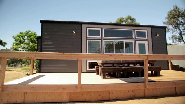 S06:E06 - Chef's Tiny House