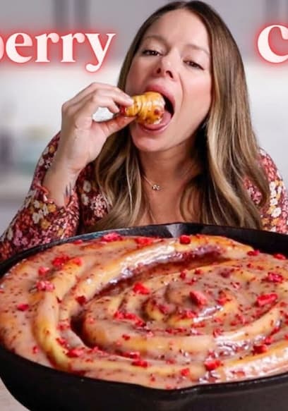 S01:E07 - I Made a Giant Strawberry Cinnamon Roll for Valentine's Day poster