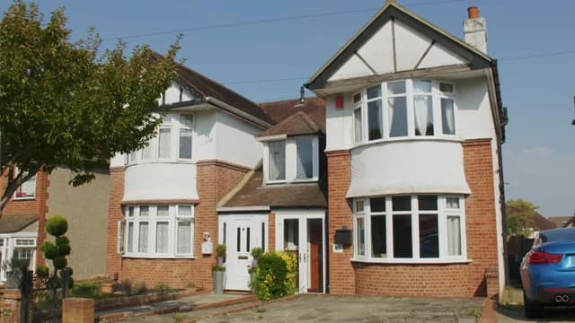 S24:E02 - South East
