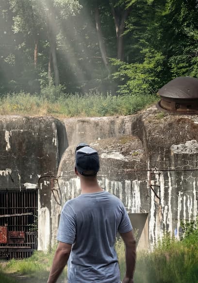 S01:E07 - Big Guns Found in Abandoned WWII Bunker poster