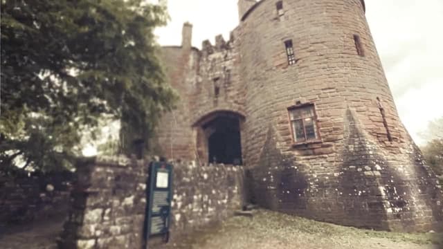 S01:E04 - St. Briavels Castle