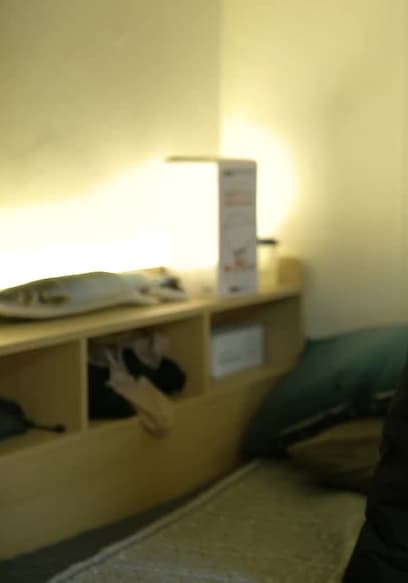 S01:E05 - Suffering New Employee at a Damn Good Company poster