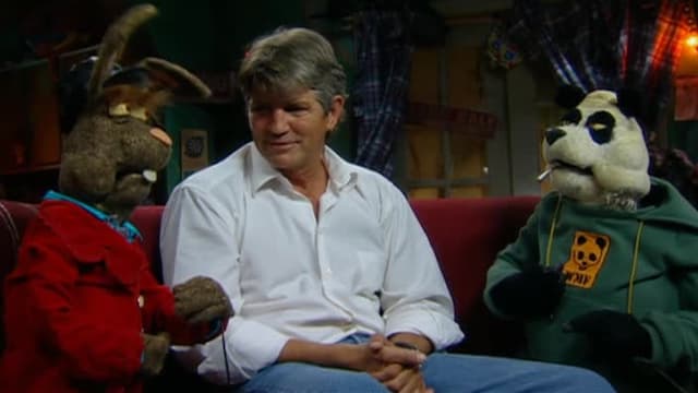 S01:E07 - Robin Leach & Eric Roberts