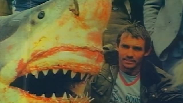 S01:E07 - Married With Sharks