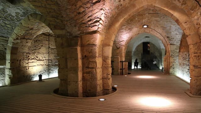 S03:E01 - The Hunt for Hidden Treasures