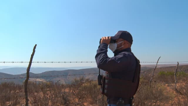 S01:E12 - Smuggled Secrets