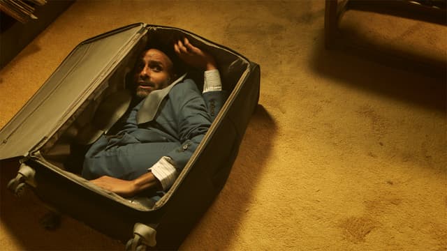 S01:E03 - All Hallows Eve; the Man in the Suitcase