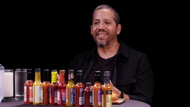 S19:E01 - David Blaine Does Magic While Eating Spicy Wings