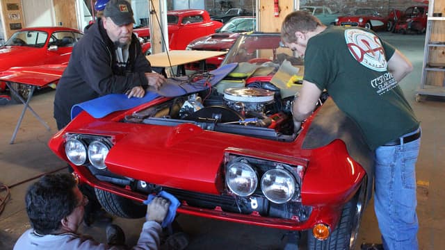 S01:E01 - 1963 Corvette, 1931 Ford Model a Hot Rod