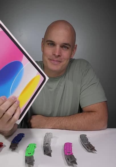 S01:E06 - The New iPad Review poster