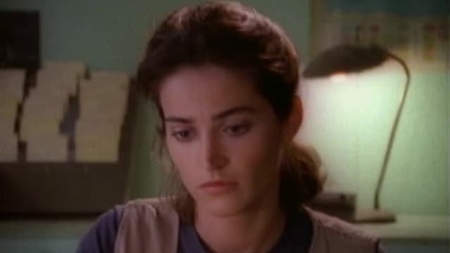 S03:E01 - The Luck