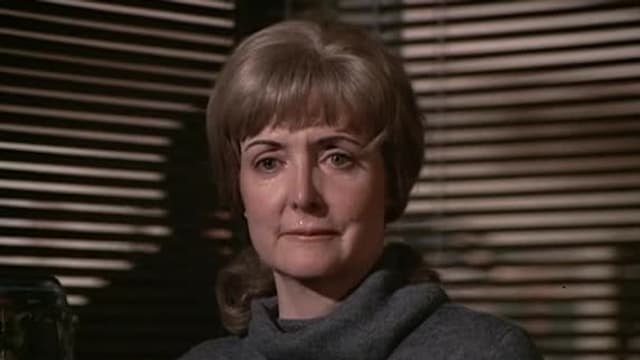 S04:E13 - The Young and the Fair