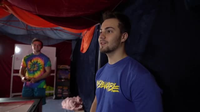 S06:E07 - 24 Hour Overnight Blanket House Challenge