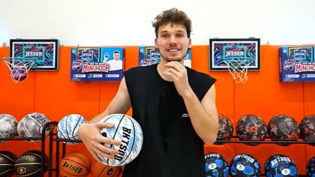 S01:E09 - Every Time I Score, the Defender Gets Taller