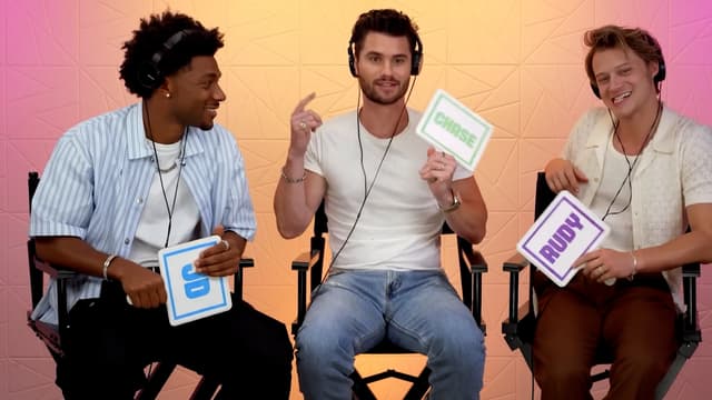 S01:E04 - How Well Do These Cast Members Know Their Show?