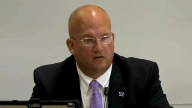 S01:E08 - The Farmer’s Wife