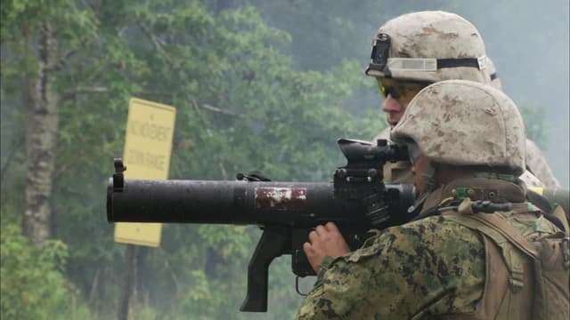 S16:E17 - Tiny Weapons