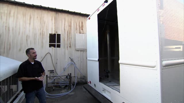 S16:E09 - Food Trucks