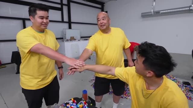 S08:E09 - Build the Best Lego, Win $5,000!