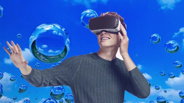 S02:E01 - Crystal Pepsi / 90s Snack Foods