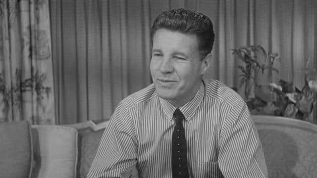 S07:E29 - The Costume Dance