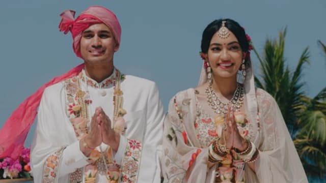 S01:E02 - Tropical Elegance