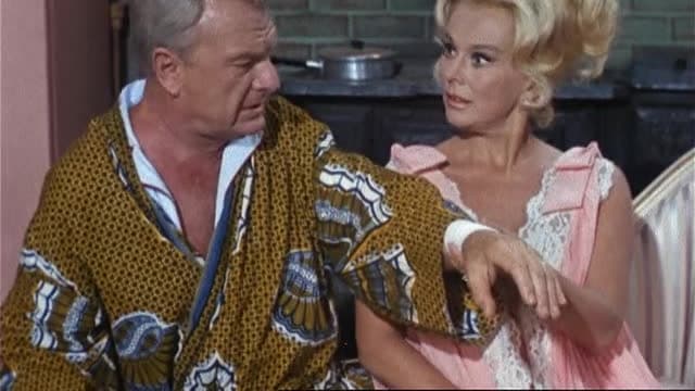 T02:C02 - S02:E02 - The Ugly Duckling